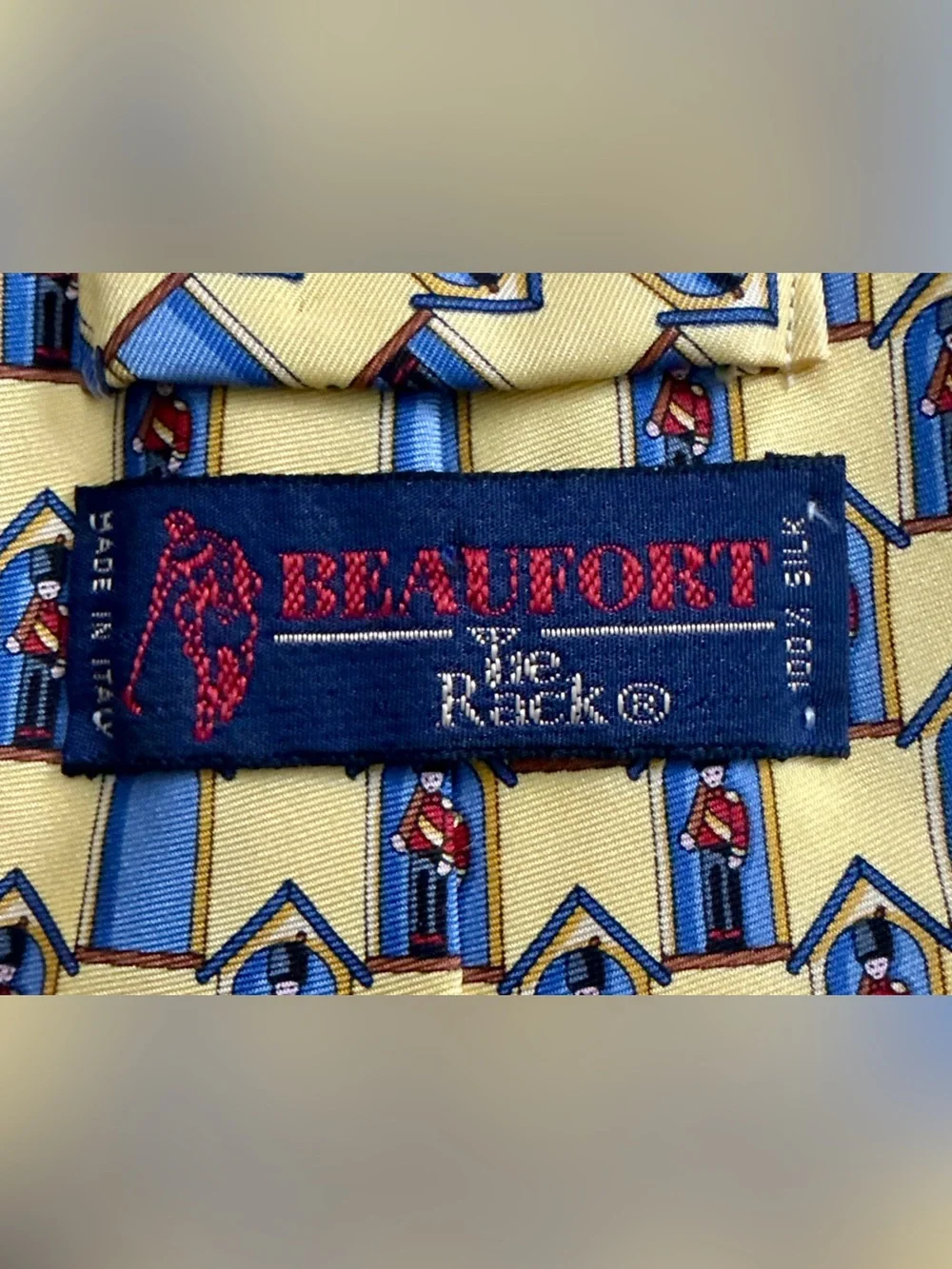Vintage Beaufort Tie Rack Yellow Buckingham Palace Kings Guard 100% Silk Italy